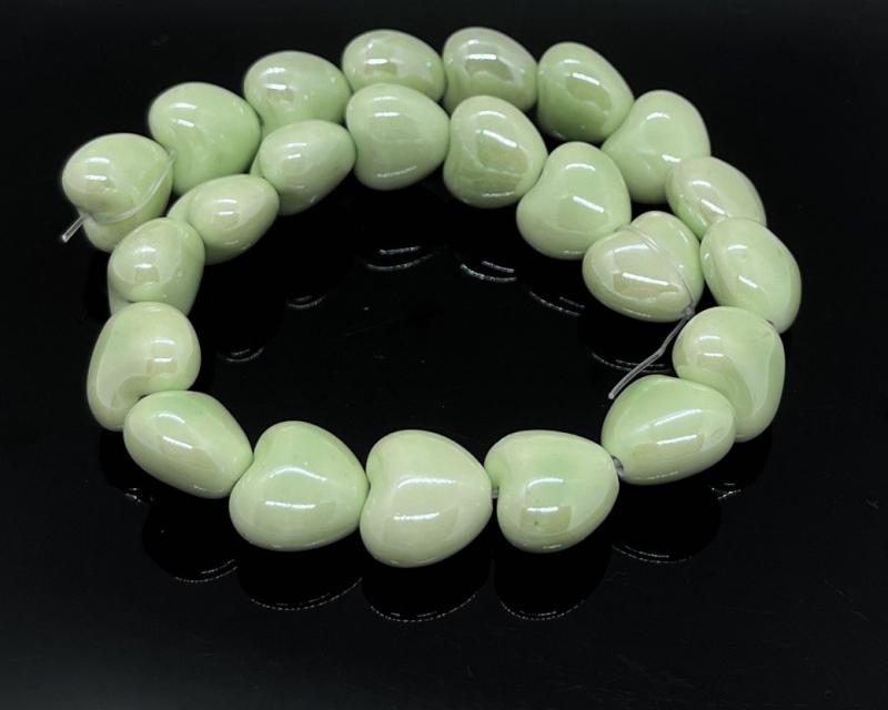 Бусины керамические сердечки цвет зеленый размер 15,5*12*11мм Зеленый